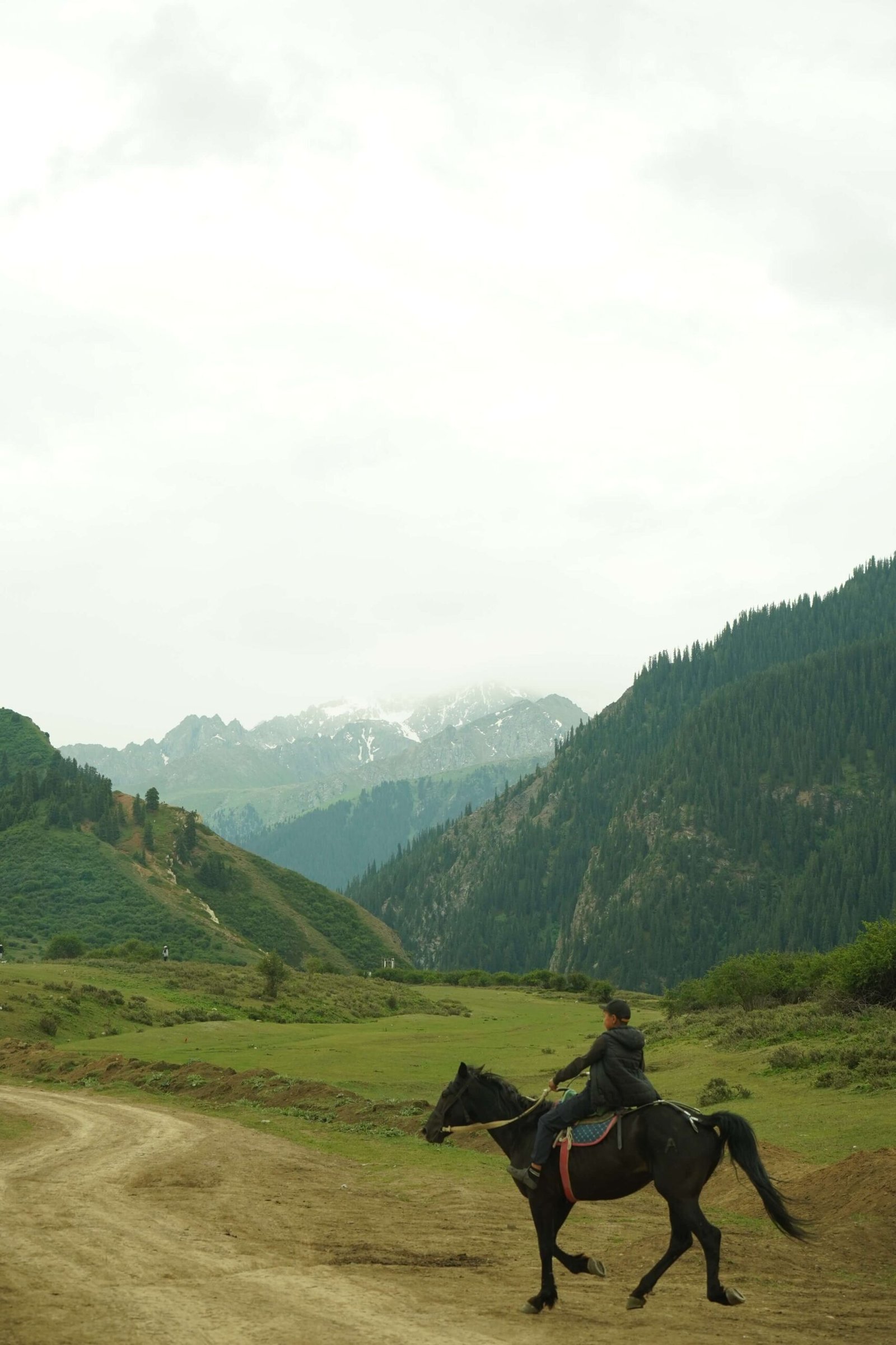 Magical Kyrgyzstan – 6 Days photo 3